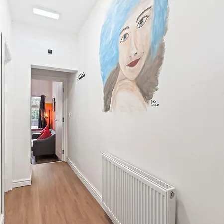 4 Bedroom, 2 Bath In Newcastle Town Centre Экстерьер фото
