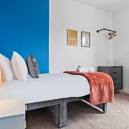 4 Bedroom, 2 Bath In Newcastle Town Centre Экстерьер фото