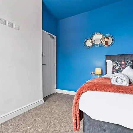 4 Bedroom, 2 Bath In Newcastle Town Centre Экстерьер фото
