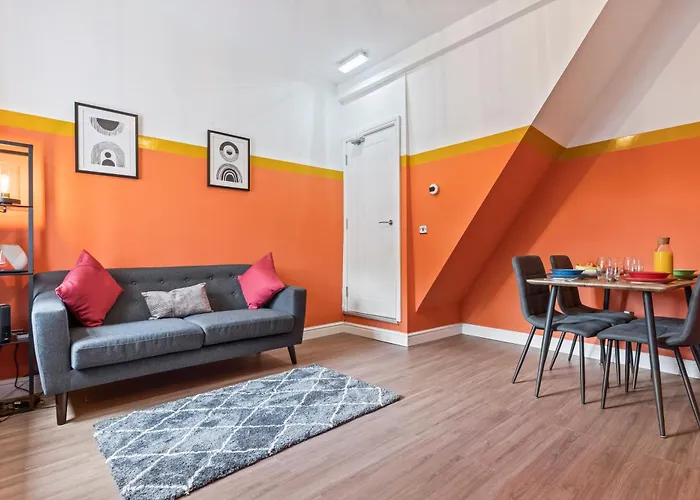 4 Bedroom, 2 Bath In Newcastle Town Centre